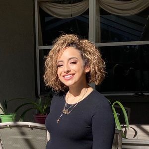 Meet your Posher, Caitlyn